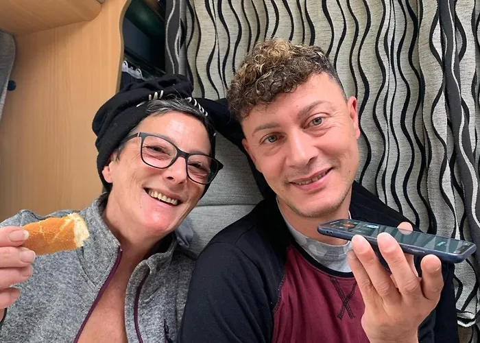 Homer לינה וארוחת בוקר