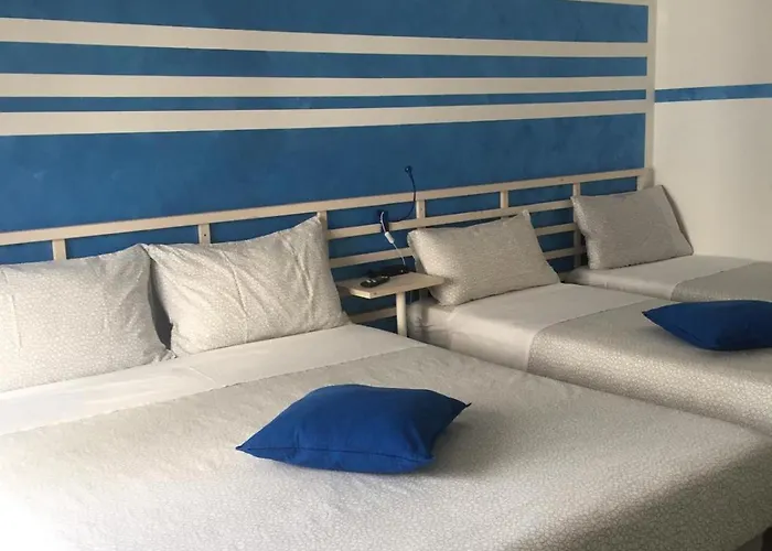 לינה וארוחת בוקר Homer *