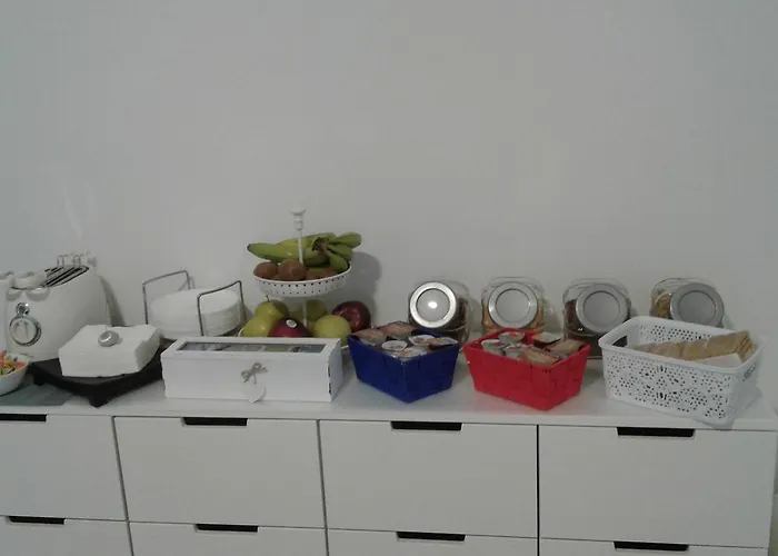 לינה וארוחת בוקר Homer