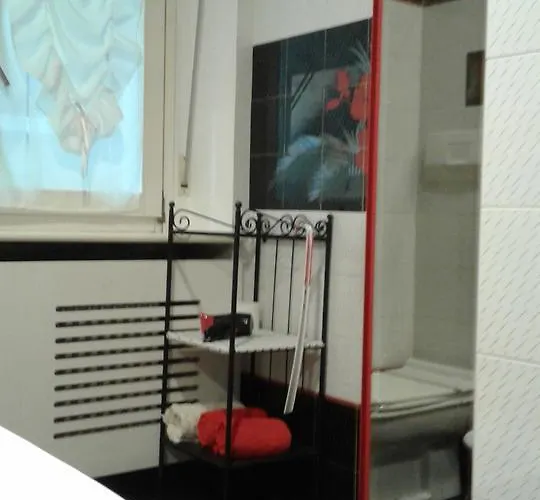 לינה וארוחת בוקר Homer